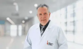 "El cáncer de mama también se está dando en mujeres más jóvenes": Experto 