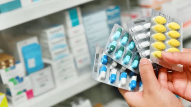 ¿Cuáles son las diferencias entre medicamentos de venta libre y con receta? Lo que todos debemos saber