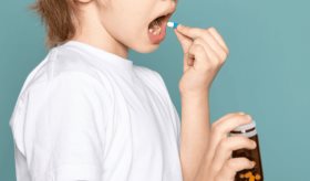 Alertan sobre riesgos del paracetamol en pediatría: Error común puede causar sobredosis