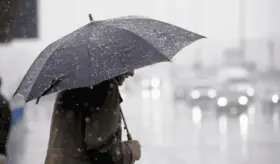 Alteración de serotonina y la melatonina: El impacto del mal tiempo en el bienestar emocional