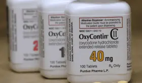 Alertan falsificación de OxyContin que causa pérdida del conocimiento, convulsiones y fallo respiratorio