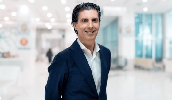 Temblores, lentitud motora, pérdida de olfato y trastornos del sueño: Posibles síntomas del párkinson 