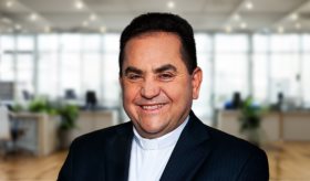 "La fe tiene que caminar con la ciencia": Análisis del Padre Zapata sobre crisis social y salud