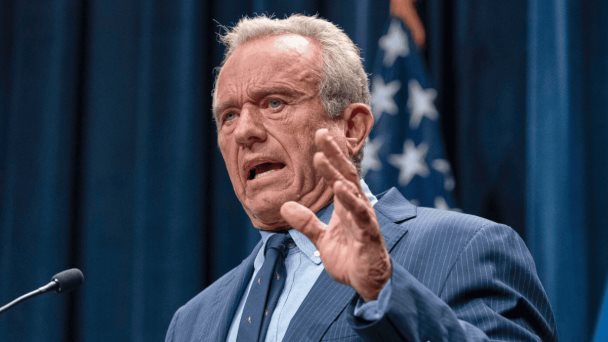 El Secretario de Salud de EEUU Kennedy Jr. desata polémica al llamar al autismo una "epidemia prevenible" El Secretario de Salud de EEUU Kennedy Jr. desata polémica al llamar al autismo una "epidemia prevenible"