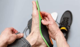 Desarrollan plantillas inteligentes para el calzado capaces de analizar postura y presión en tiempo real