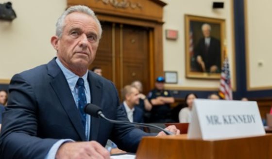 EEUU recopilará historiales médicos de sus ciudadanos para estudio sobre autismo liderado por Kennedy