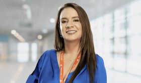 "Probablemente vamos a tener más pacientes con artritis reumatoide después de los 60 años": Reumatóloga 