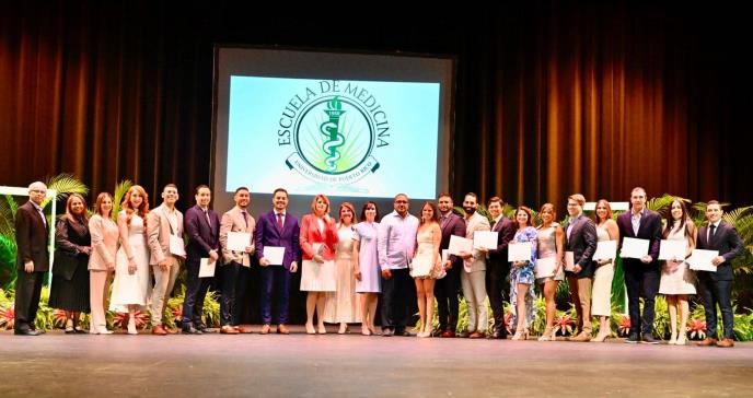 Escuela de Medicina de la UPR gradúa a 125 especialistas y subespecialistas en 34 disciplinas