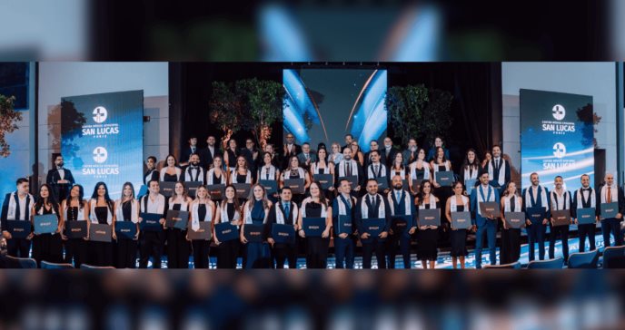 Centro Médico Episcopal San Lucas gradúa a 40 médicos residentes y reafirma su compromiso con Puerto Rico