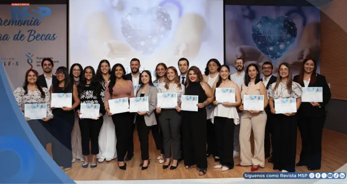 Fundación Triple-S y Fundación por el Futuro de la Salud otorgan $238,000 en becas a estudiantes de salud