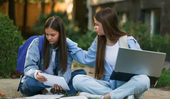 Línea directa de auxilio 988 para jóvenes LGBTQ+ fue eliminada en Estados Unidos