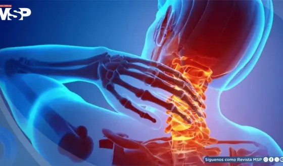¿Es peligroso crujirse el cuello? Así podría verse afectada la columna cervical