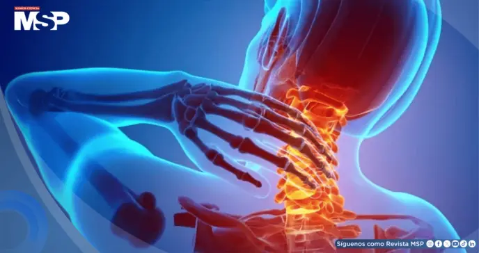 ¿Es peligroso crujirse el cuello? Así podría verse afectada la columna cervical