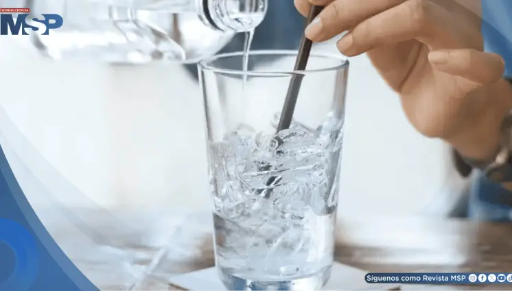 Agua muy fría durante las comidas: ¿Es recomendable para la digestión?