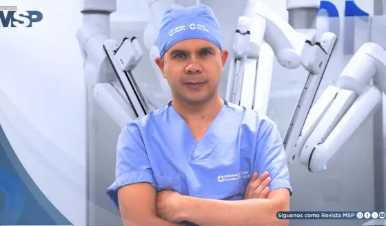 Cirugía robótica cura hipertensión severa causada por tumor suprarrenal en paciente de 42 años