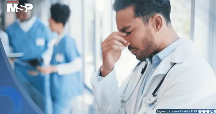 Más de la mitad de los médicos presentaría síntomas de burnout: agotamiento profesional en altos niveles