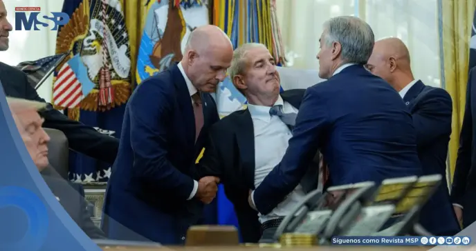 Ejecutivo se desmaya frente a Trump durante anuncio sobre reducción de precios de fármacos para obesidad Ejecutivo se desmaya frente a Trump durante anuncio sobre reducción de precios de fármacos para obesidad