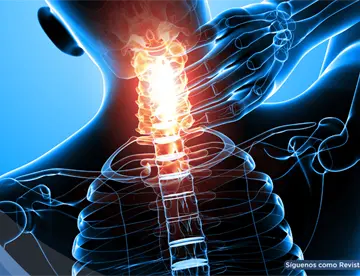 Uso del celular estaría acelerando la degeneración cervical: síntomas y manejo del cuello tecnológico