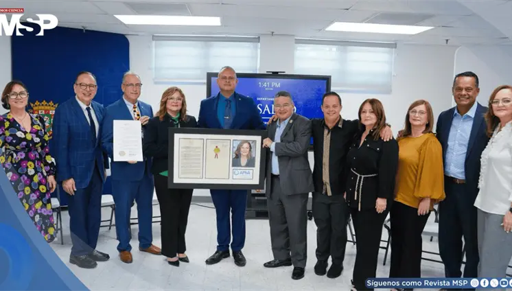 Secretario de Salud reconoce a farmac&eacute;utica puertorrique&ntilde;a presidenta electa de asociaci&oacute;n estadounidense