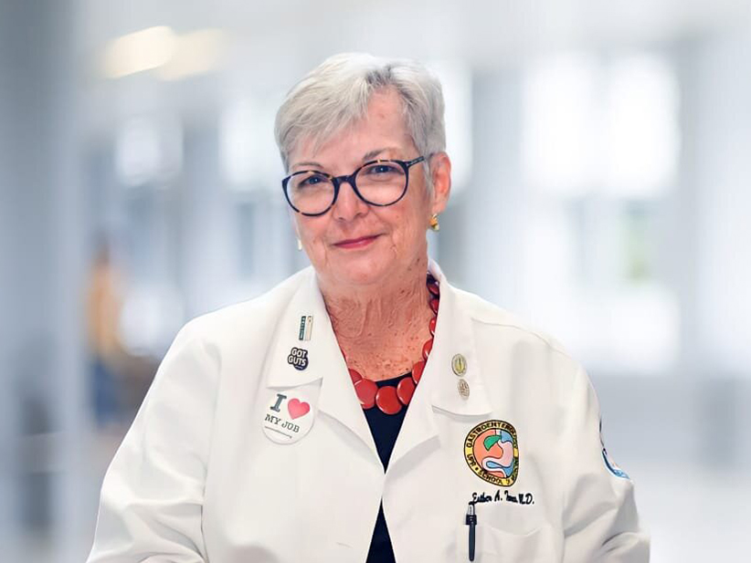 Doctora Esther Torres, gastroenteróloga e investigadora.